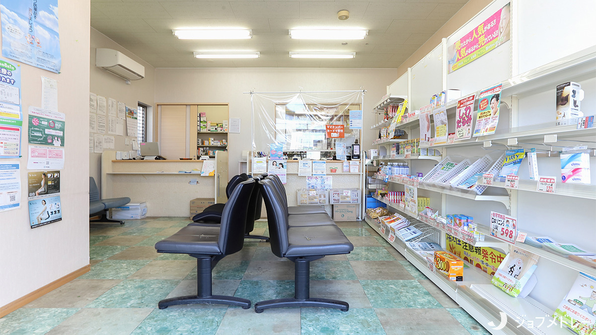 ブレーメン薬局　みわのえ店の写真6枚目：落ち着いてお待ちいただける待合室です