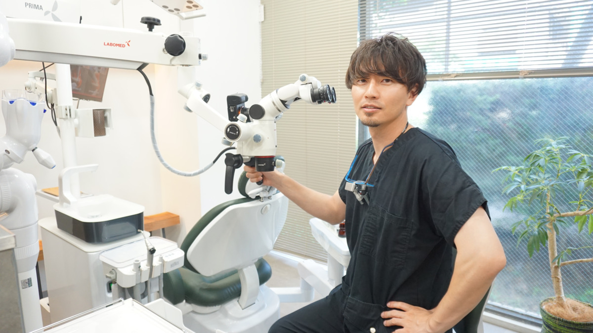 TakeDaデンタルクリニック府中（歯科衛生士の求人）の写真6枚目：マイクロスコープを用いて精密な治療を行っています