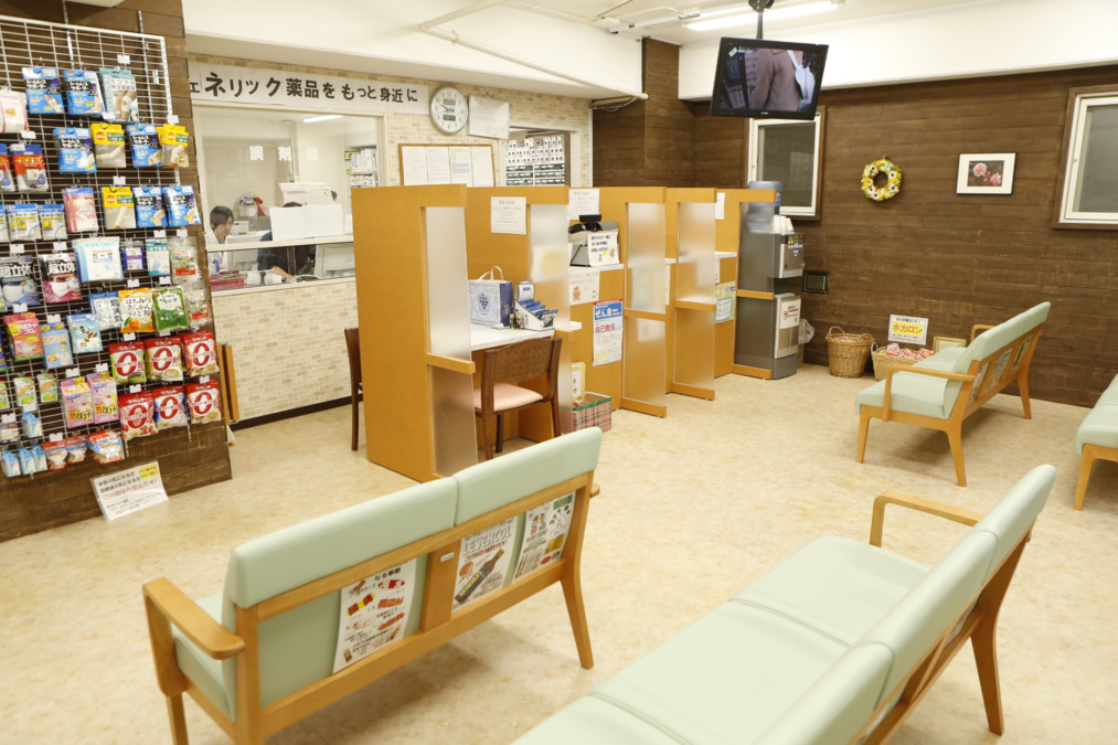 なごみ薬局（調剤事務の求人）の写真2枚目：患者様とのコミュニケーションもしっかりとれる環境です。