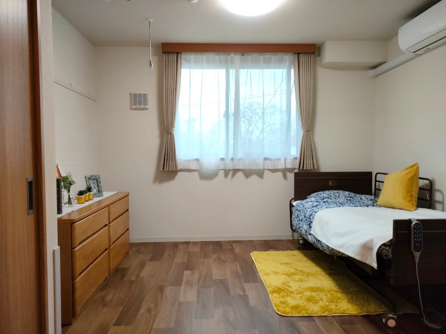 ミモザ三島壱町田介護付きホームの写真5枚目：居室です。私達はご利用者・職員の笑顔が絶えない施設を目指しております。