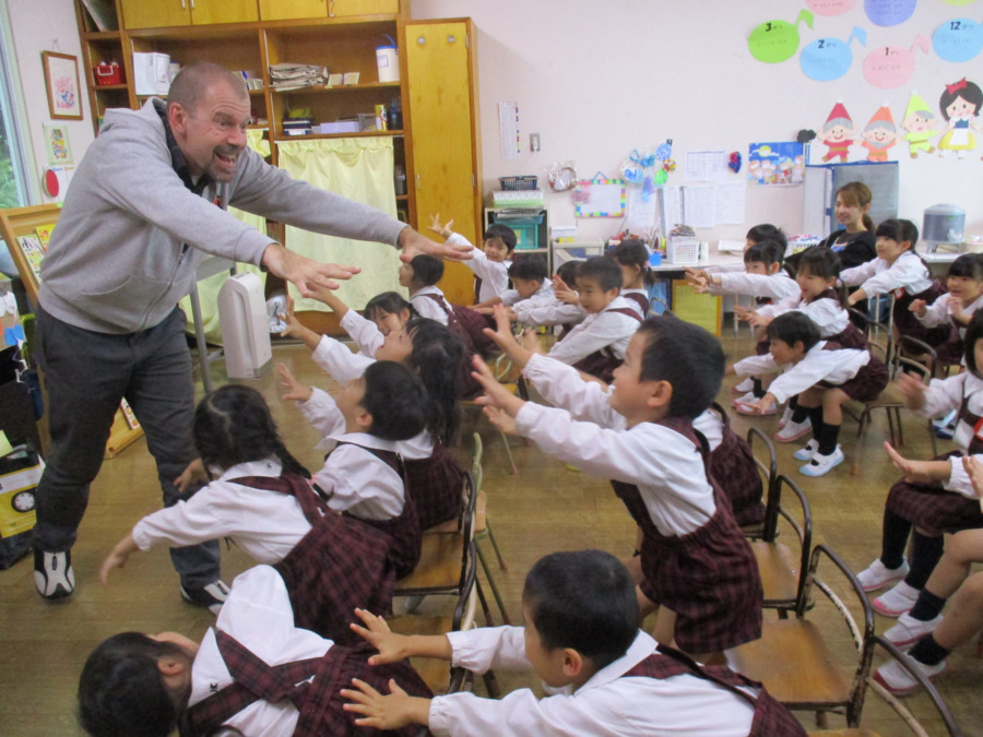 幼稚園型認定こども園　めぐみの園幼稚園 の写真7枚目：イングリッシュタイムは子どもたちにも人気のクラス！！