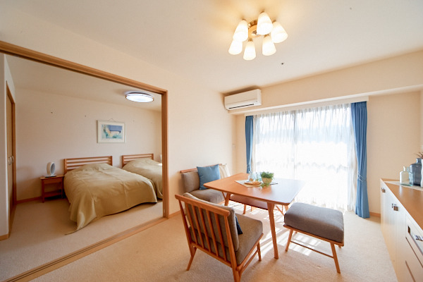ヴィンテージ・ヴィラ横須賀（介護職/ヘルパーの求人）の写真6枚目：リゾートマンションのようなお部屋です。