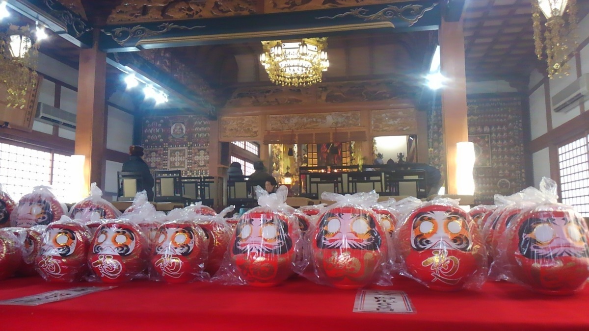 障害福祉サービス事業所　風の丘の写真7枚目：1月だるま市出店の様子♪