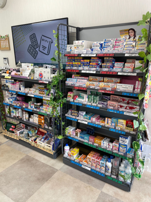 nanacara薬局（薬剤師の求人）の写真7枚目：OTC48薬効群も取り揃え、他の一般商材と併せたカウンセリング販売も行っています