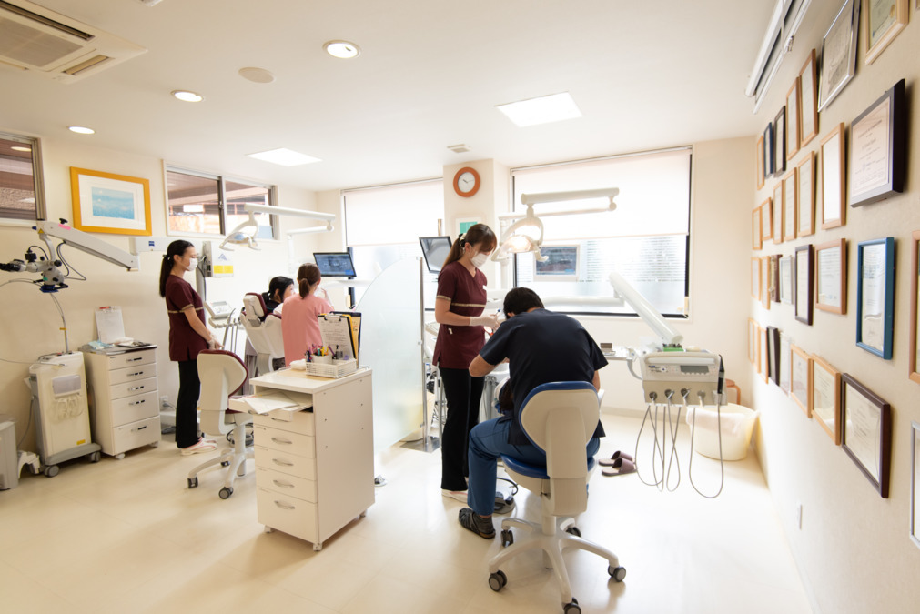 医療法人社団　高歯会　東歯科医院（歯科医師の求人）の写真4枚目：診療風景