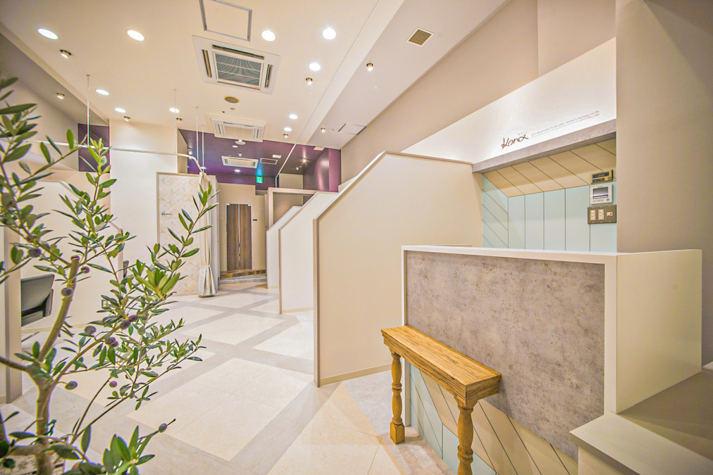 ヘアカラー専門店　全席半個室UNSOME Color  TNC放送会館店（美容師の求人）の写真2枚目：