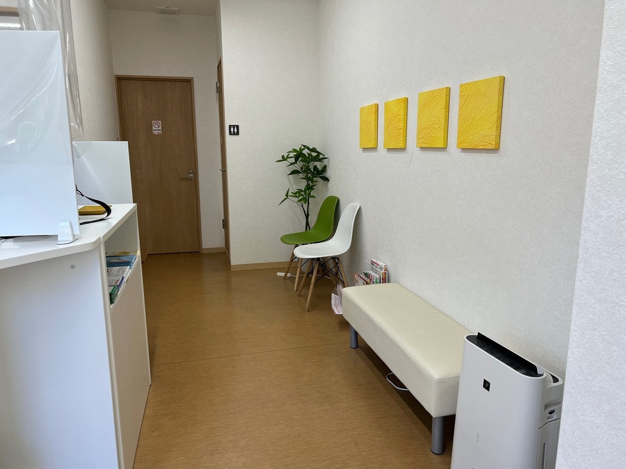 ブレイブ薬局　蕨店（薬剤師の求人）の写真2枚目：ブレイブ薬局　蕨店 内観2