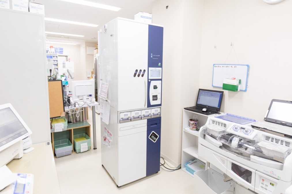 星井町薬局の写真5枚目：全自動一包化装置です。