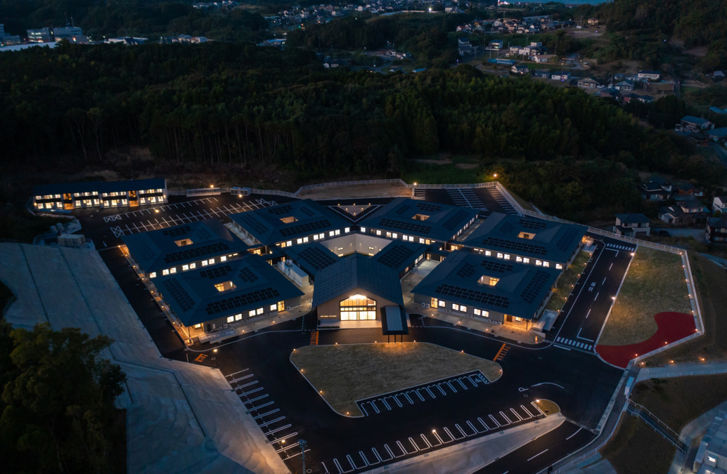 天草ナーシングホーム（旧紫明寮）（介護職/ヘルパーの求人）の写真3枚目：ご利用者・職員の動線に配慮した　　　6コテージ連結型