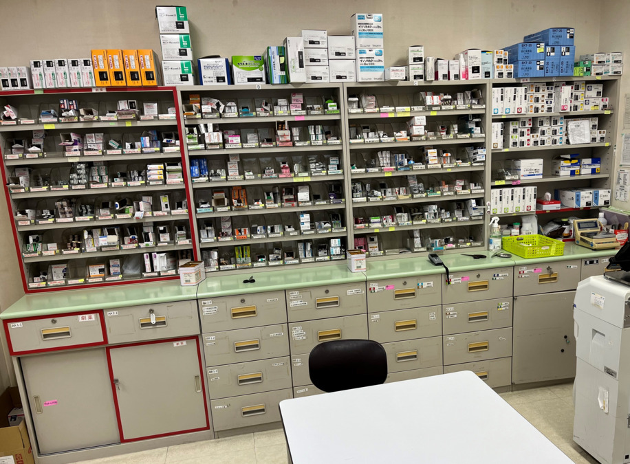 新世薬局 志筑連上店の写真3枚目：新世薬局　志筑連上店　調剤室