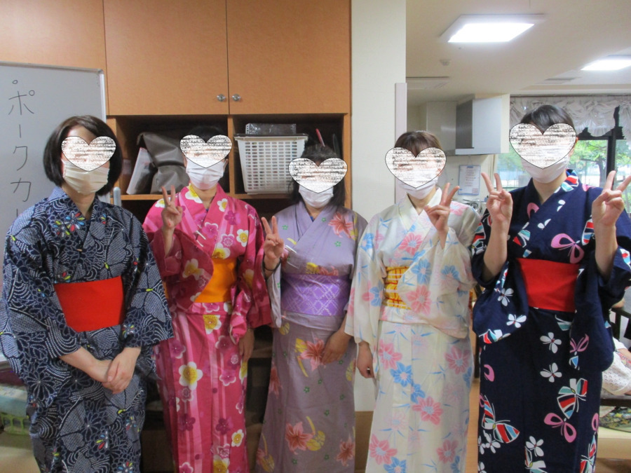 デイサービスセンター 喜びの里鷲宮(介護職/ヘルパーの求人)の写真5枚目:夏イベント時のスタッフ