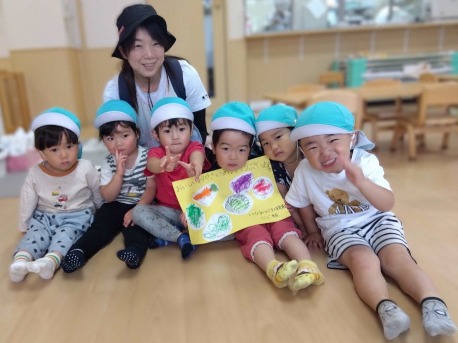 池辺おひさま保育園(保育士の求人)の写真6枚目:近隣住民の方や、隣接幼稚園との交流もあります!