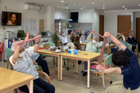 リハビリテーションデイサービス仁　勝川（調理師/調理スタッフの求人）の写真2枚目：デイサービスの様子