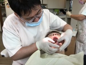 こだま歯科（歯科医師の求人）の写真5枚目：痛みや緊張を和らげるため、患者様との対話を大切にしています