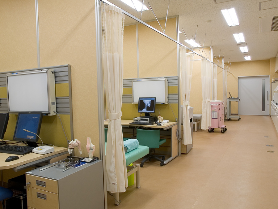 清泉クリニック整形外科 静岡の写真2枚目：清泉クリニック整形外科静岡＿診察室