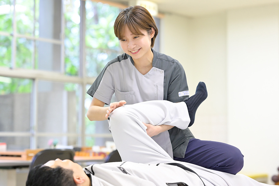神戸百年記念病院（理学療法士の求人）の写真4枚目：リハビリ