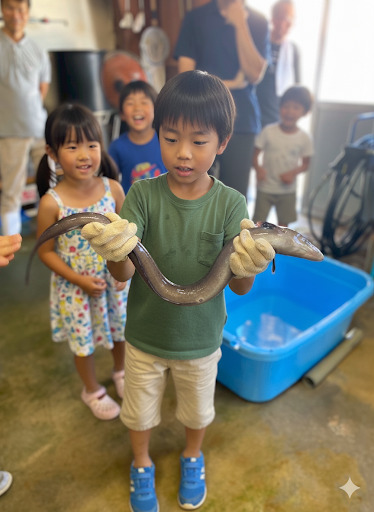 ひまわりキッズ（言語聴覚士の求人）の写真6枚目：水産高校の臨海実習場に出かけて、魚と触れ合う体験もさせてもらっています。