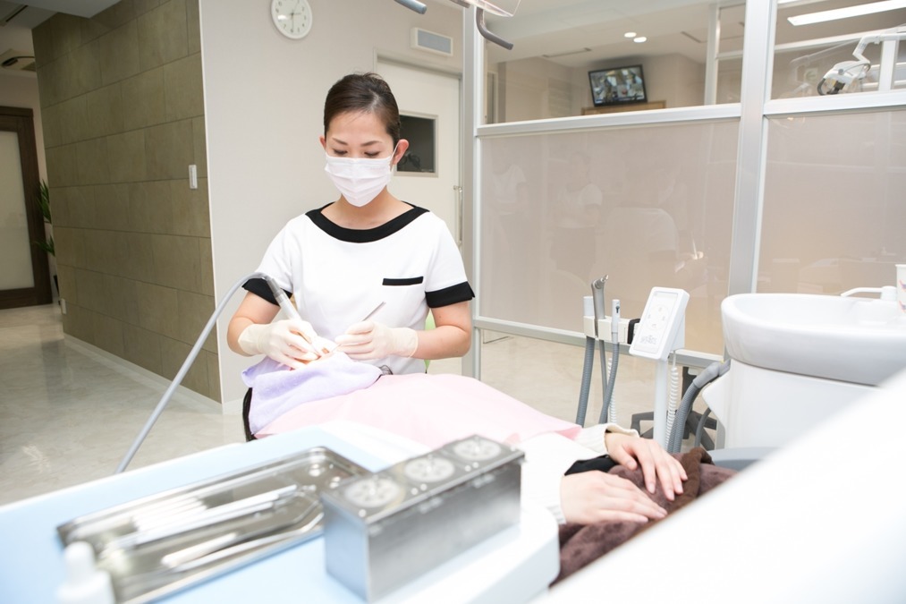 さいとう歯科医院（歯科衛生士の求人）の写真5枚目：お仕事中の様子