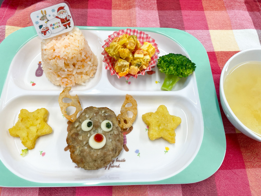 沓谷おひさまの森こども園（調理師/調理スタッフの求人）の写真3枚目：季節に合わせた給食を提供しております！