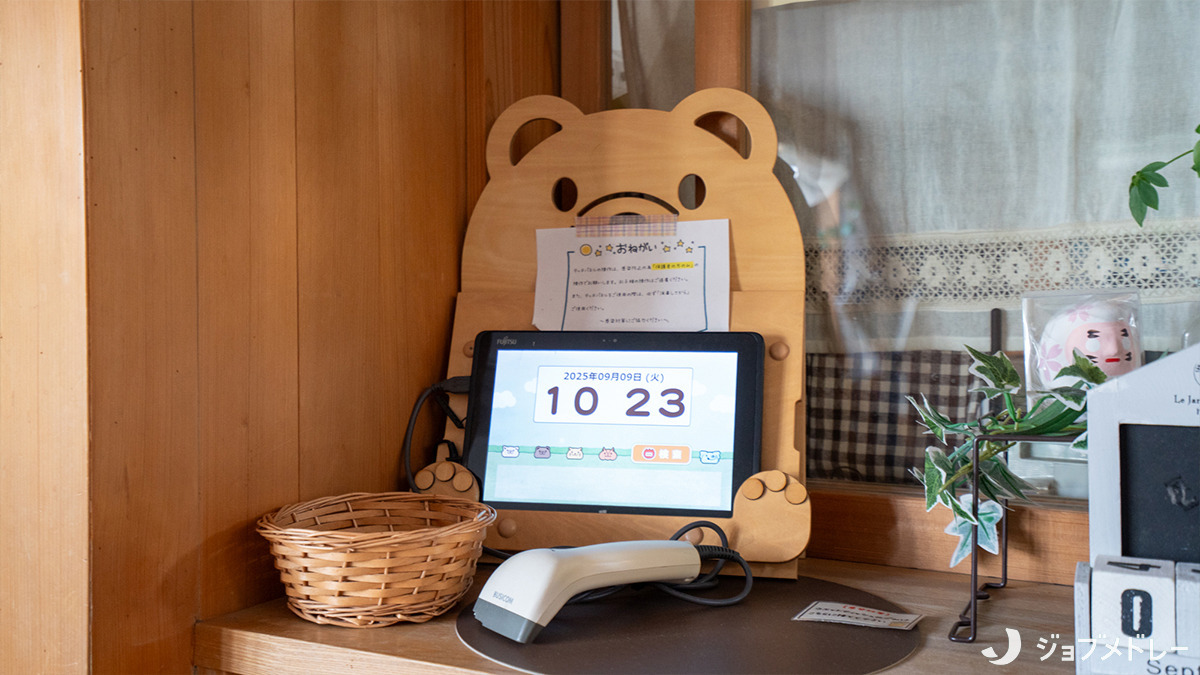 認定こども園ぼだい樹西こども園（保育士の求人）の写真23枚目：かわいいクマがお出迎えします◎