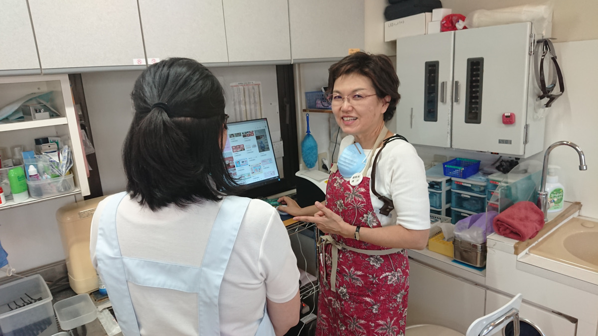 うらかわ歯科医院（歯科衛生士の求人）の写真4枚目：うらかわ歯科副院長デジタル写真説明