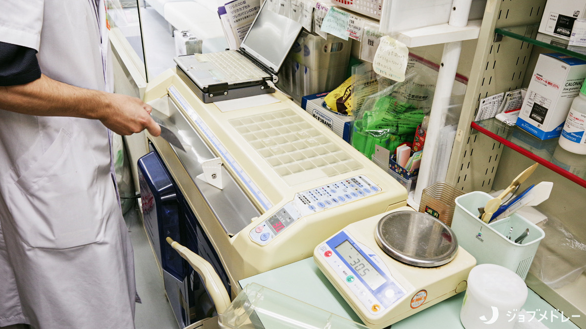すずらん薬局いずみ野店（薬剤師の求人）の写真13枚目：自動分包機です