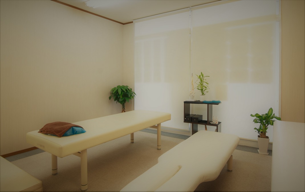 ボディサポート高槻あつ整体院 の写真5枚目:清潔感にあふれる院内で、働くことができますよ