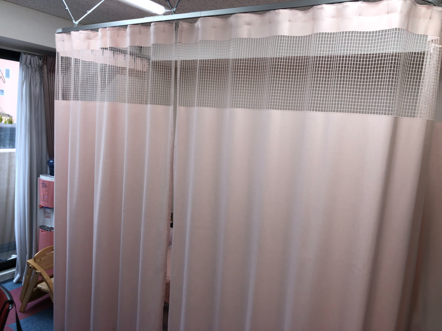 キッズフロンティアⅤ番館「幼児クラス」&「放課後クラス」(看護師/准看護師の求人)の写真6枚目:キッズフロンティアⅡ番館(3F)の医療ケアルーム