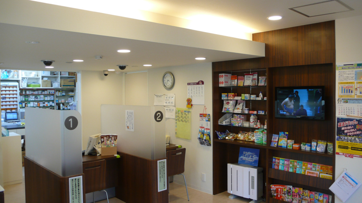 オール薬局海岸通店（調剤事務の求人）の写真2枚目：患者さまのプライバシーにも配慮した薬局作りに取り組んでいます。