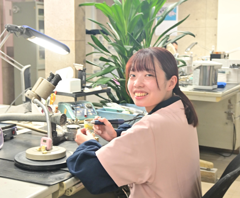 ＤＳプロテック株式会社（歯科技工士の求人）の写真5枚目：