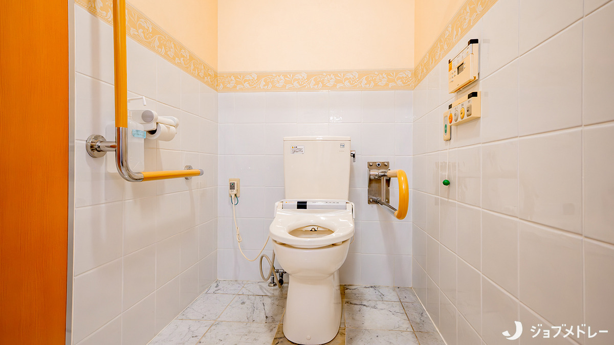 プライエボーリ湯澤(介護職/ヘルパーの求人)の写真12枚目:お手洗いの様子です