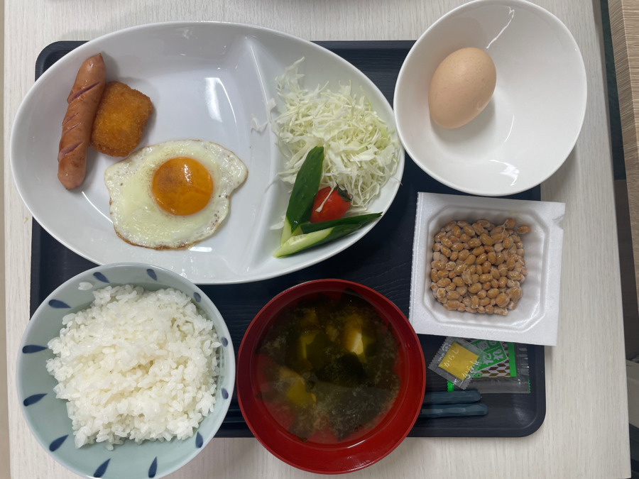 障がい者グループホーム　アイドゥ　みゆきヶ丘館の写真4枚目：朝食は、簡単な卵料理とお味噌汁などを提供します。