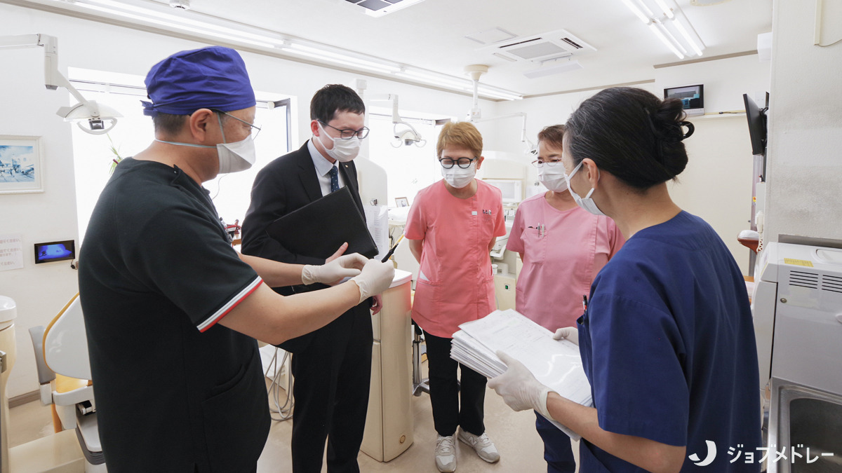 三上歯科医院（歯科衛生士の求人）の写真17枚目：地域に愛される歯科医院を目指して切磋琢磨しています！