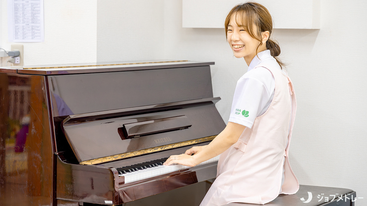 わかば中央保育室（看護師/准看護師の求人）の写真9枚目：音楽に親しむ時間です＊