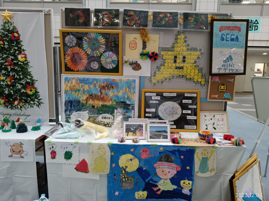 社会福祉法人いずみ苗場の会 つぼみの家(生活支援員の求人)の写真3枚目:作品展