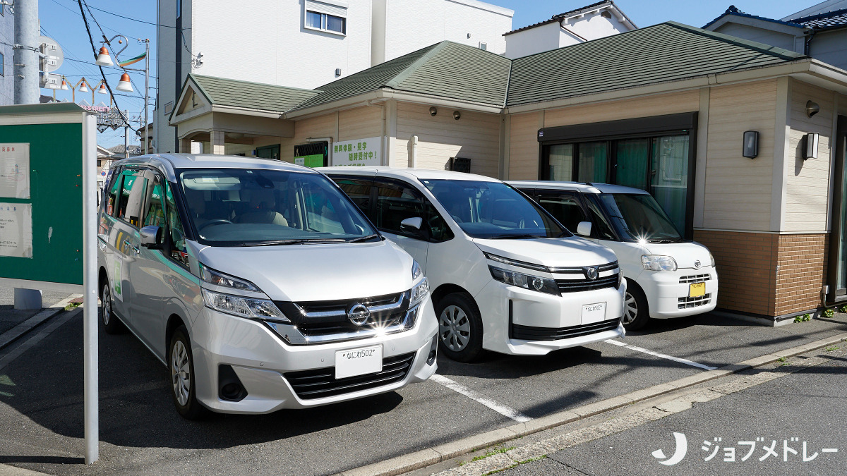 デイサービスセンター仁（介護職/ヘルパーの求人）の写真9枚目：先輩スタッフが丁寧に指導いたします！