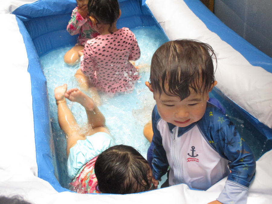 てんとうむし園の写真8枚目：夏は毎日水遊びです