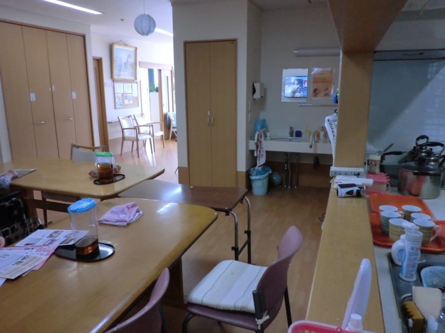 有料老人ホームアリム日進（看護師/准看護師の求人）の写真2枚目：２００９年１１月でオープンから１5年になります。居室、ホールともに明るいです♪