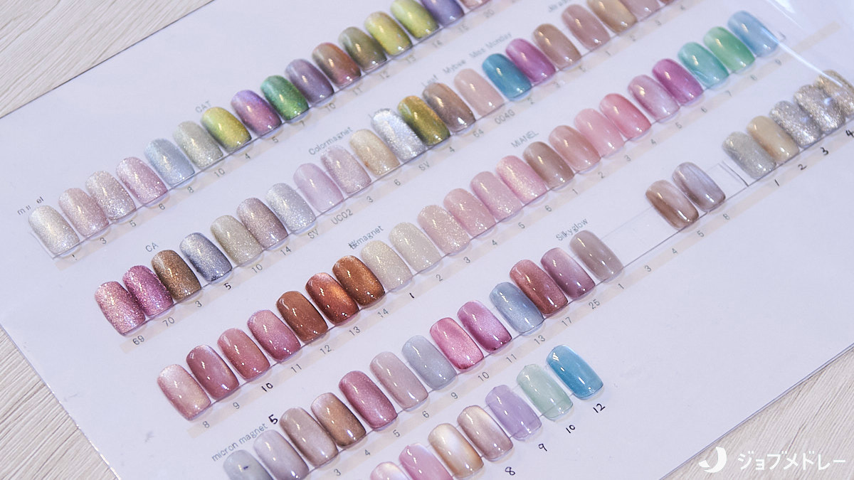 Nail&Eylash salon Mink Style浜松町店（ネイリストの求人）の写真12枚目：お客様と相談しながらネイルを決めていくこともあります