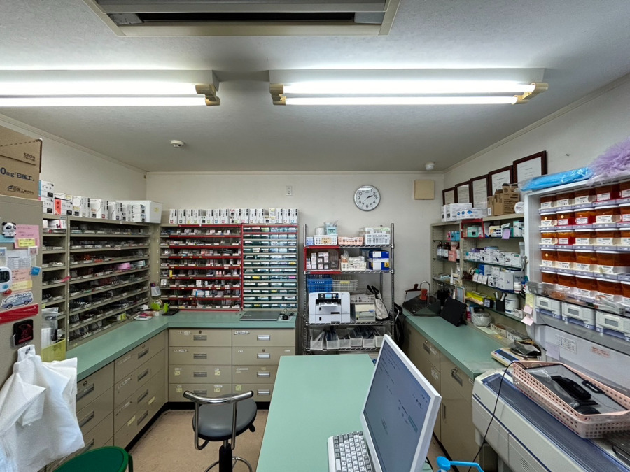 平良しみず薬局（薬剤師の求人）の写真3枚目：業務導線を意識した配置や整理整頓された空間で、スムーズに業務を覚えられます。
