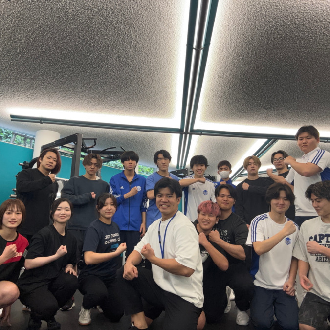 整体・パーソナルトレーニングジム Raak（インストラクターの求人）の写真4枚目：スポーツ専門学校で特別講師を務めるトレーナーが研修を担当