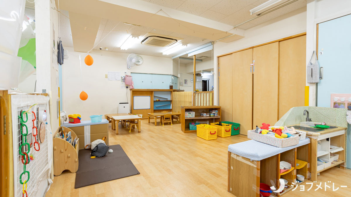 稲毛すきっぷ保育園（保育士の求人）の写真2枚目：一人ひとりの育つ力に‘働きかけ’‘信じる‘待つ’ことで花開かせる保育が理念です。