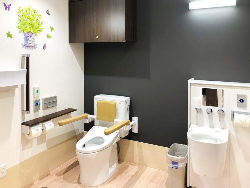 愛の家グループホーム 箕面稲の写真6枚目：トイレ（箕面稲）