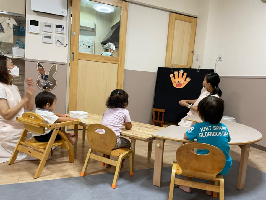 FunFun保育室の写真3枚目：みんな大好きパネルシアター