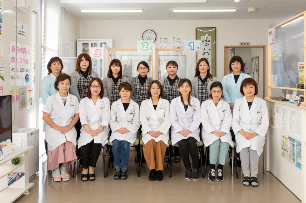 なな星調剤薬局の写真3枚目：様々な年齢層の女性が多く、和気あいあいとした雰囲気です。