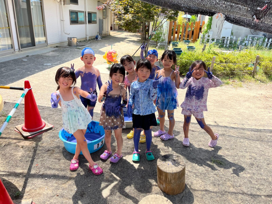 幼保連携型認定こども園　カトレヤこども園（保育士の求人）の写真5枚目：ボディーペイント♪