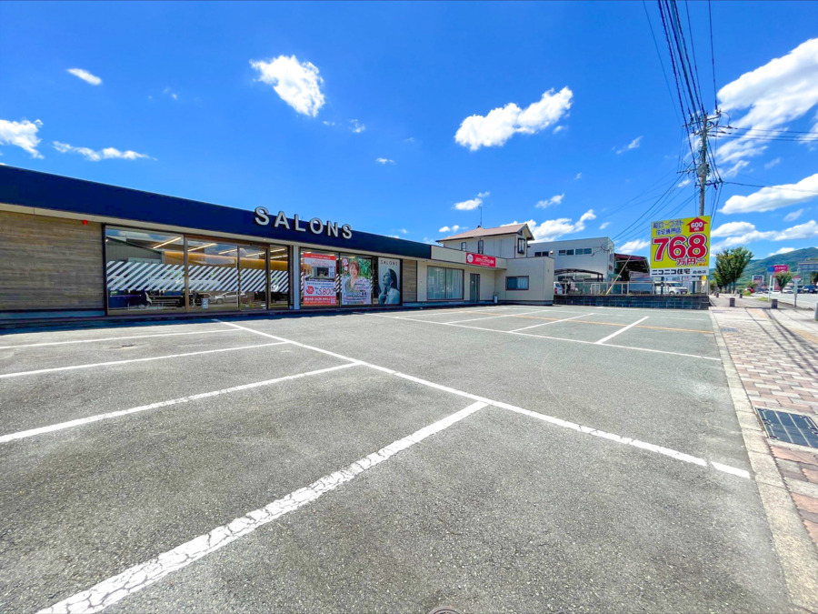 美容室SALONS 鳥栖蔵上店の写真7枚目：