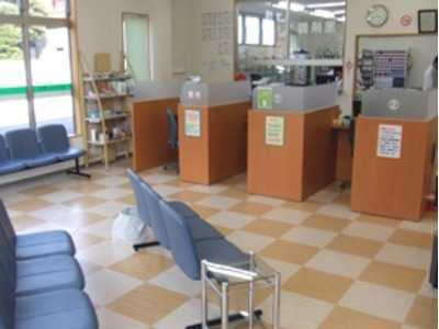 箔山堂 城山薬局（薬剤師の求人）の写真2枚目：箔山堂 城山薬局の内観