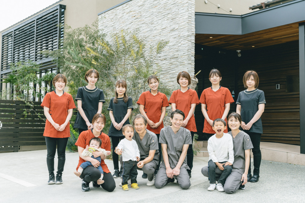医療法人友枝会 友枝総合歯科矯正歯科（歯科衛生士の求人）の写真7枚目：【有給休暇】スタッフ多数在籍のため、有給休暇は取得しやすいです。