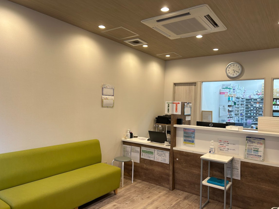 けやき薬局 商店街店（薬剤師の求人）の写真2枚目：けやき薬局 商店街店の内観